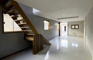 Imagem 3: Casa Madeira , com 4 quartos e 1 banheiros à Venda, 242 m² em Criciúma/SC