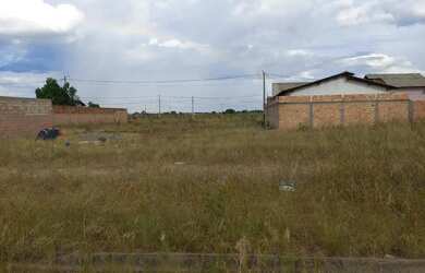 Imagem: O terreno possui 250m² de Área e está localizado em Senador