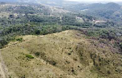 Imagem: O terreno possui 600m² de Área e está localizado em Centro