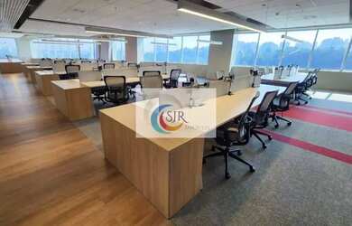 Imagem: O depósito possui 5 Vagas na garagem, 1.100m² de Área e