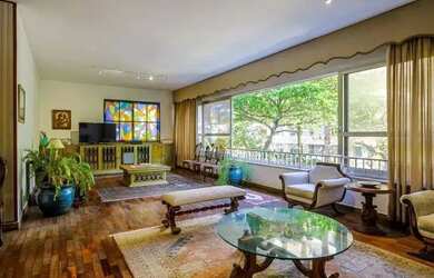 Imagem: O apartamento possui 4 Dormitórios, 4 Banheiros, 2 Vagas na