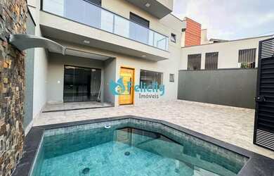 Imagem: A casa possui 3 Dormitórios, 4 Banheiros, 2 Vagas na garagem