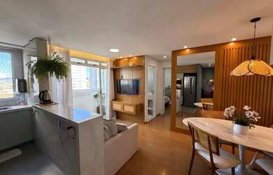 Imagem: O apartamento possui 2 Dormitórios, 1 Banheiro, 1 Vaga na garagem