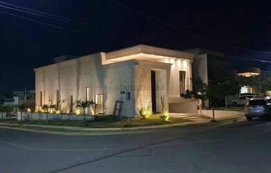 Imagem: A casa em condomínio possui 3 Dormitórios, 4 Banheiros, 4