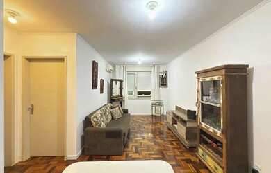 Imagem: O apartamento possui 2 Dormitórios, 1 Banheiro, 1 Vaga na garagem