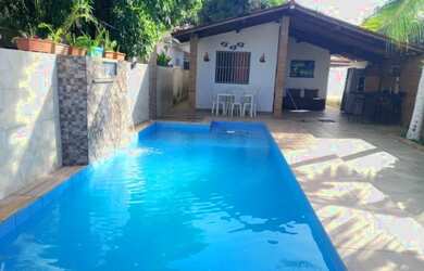 Imagem: A casa possui 2 Dormitórios, 2 Banheiros, 4 Vagas na garagem