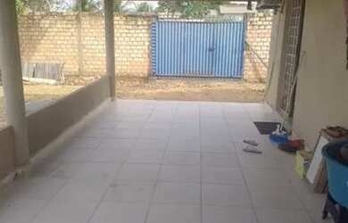 Imagem: A casa possui 2 Dormitórios, 2 Banheiros, 2 Vagas na garagem