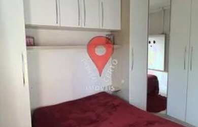 Imagem: A casa possui 2 Dormitórios, 1 Banheiro, 2 Vagas na garagem