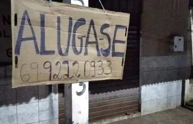 Imagem: A casa possui 5 Dormitórios e 2 Banheiros e está localizado