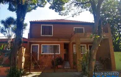 Imagem: A casa à venda possui 5 Dormitórios, 4 Banheiros, 3 Vagas