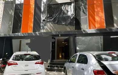 Imagem: A casa possui 5 Dormitórios, 3 Banheiros, 4 Vagas na garagem