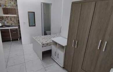 Imagem: A kitnet possui 1 Dormitório, 1 Banheiro e 1 Vaga na garagem