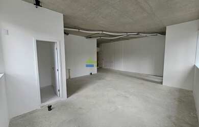 Imagem: O depósito possui 1 Vaga na garagem e 63m² de Área e está