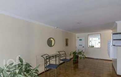 Imagem: O apartamento possui 1 Dormitório, 2 Banheiros, 1 Vaga na garagem