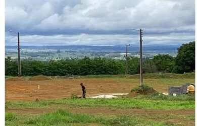 Imagem: O terreno possui Imóvel novo e está localizado em Brazlândia