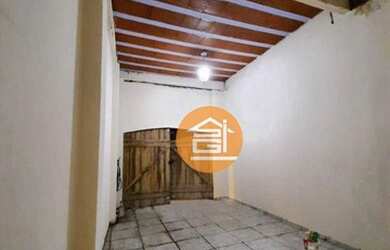 Imagem: A casa possui 3 Dormitórios, 1 Banheiro, 1 Vaga na garagem