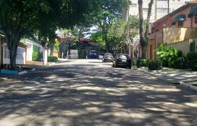 Imagem: A casa possui 4 Dormitórios, 4 Banheiros, 3 Vagas na garagem