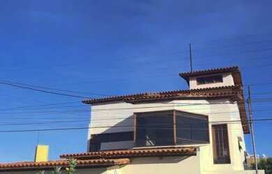 Imagem: A casa possui 4 Dormitórios, 4 Banheiros, 3 Vagas na garagem