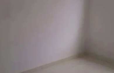 Imagem: A casa possui 2 Dormitórios, 1 Banheiro e 2 Vagas na garagem