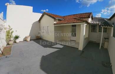 Imagem: A casa possui 2 Dormitórios, 1 Banheiro e 80m² de Área e