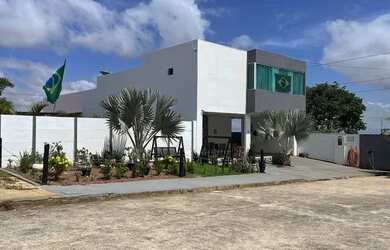 Imagem: A casa em condomínio possui 4 Dormitórios, 5 Banheiros, 3