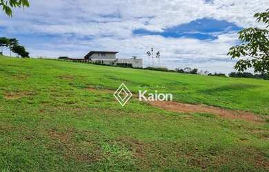 Imagem: O terreno possui 3.375m² de Área e está localizado em Porto