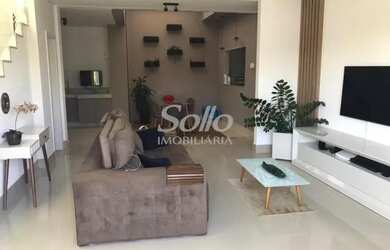 Imagem: A casa possui 3 Dormitórios, 3 Banheiros, 2 Vagas na garagem