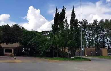 Imagem: A casa em condomínio possui 4 Dormitórios, 4 Banheiros, 5