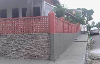 Imagem: A casa possui 3 Dormitórios, 2 Banheiros e está localizado