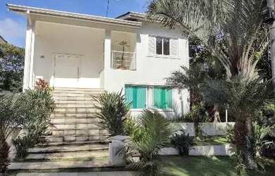 Imagem 2: Casa a venda localizada no condomínio Country Club em Arujá-SP