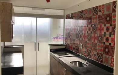 Imagem: O apartamento possui 2 Dormitórios, 1 Banheiro, 1 Vaga na garagem