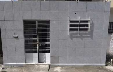 Imagem: A casa possui 2 Dormitórios, 1 Banheiro e está localizado