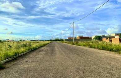 Imagem: O terreno possui 200m² de Área e está localizado em Nova