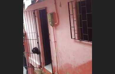 Imagem: A casa possui 1 Dormitório e 1 Banheiro e está localizado