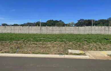 Imagem: O terreno possui 240m² de Área e está localizado em Jardim