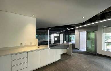 Imagem 5: Conjunto, 200 m² - venda por R$ 4.300.000,01 ou aluguel por R$ 30.800,00/mês...