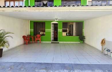 Imagem: A casa em condomínio possui 3 Dormitórios, 3 Banheiros, 2