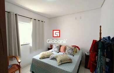 Imagem 2: Casa em Montes Claros, no bairro Maracanã, à venda