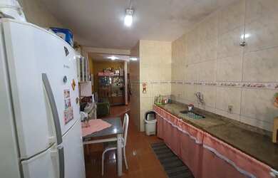 Imagem 13: Casa Frente de Rua 2 Quartos, 5 Vagas, Belo Quintal e Estrutura para Construir...