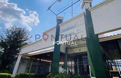 Imagem: A casa em condomínio possui 4 Dormitórios, 5 Banheiros, 4