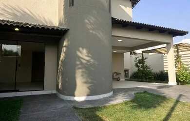 Imagem: A casa possui 3 Dormitórios, 4 Banheiros, 4 Vagas na garagem