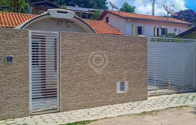 Imagem: A casa em condomínio possui 2 Dormitórios, 1 Banheiro, 2 Vagas