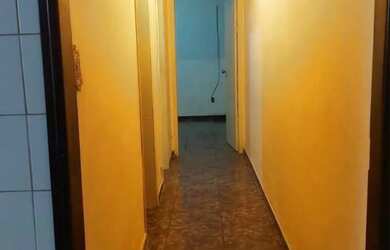 Imagem: A casa possui 2 Dormitórios, 1 Banheiro, 2 Vagas na garagem