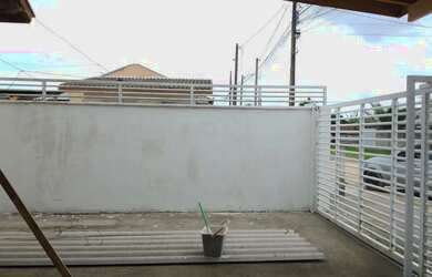 Imagem: A casa possui 2 Dormitórios, 1 Banheiro, 3 Vagas na garagem