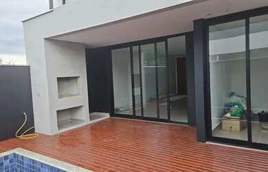 Imagem 10: Casa para Venda em Joinville, Saguaçu, 3 dormitórios, 3 suítes, 1 banheiro,...