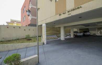 Imagem: O apartamento possui 3 Dormitórios, 1 Banheiro, 1 Vaga na garagem