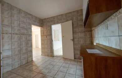 Imagem 14: 3/4 , 2 suites 1 andar em rua Publica