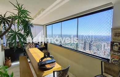 Imagem: O apartamento possui 4 Dormitórios, 4 Banheiros, 3 Vagas na