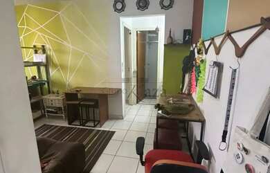 Imagem: O apartamento possui 1 Dormitório, 1 Banheiro, 1 Vaga na garagem