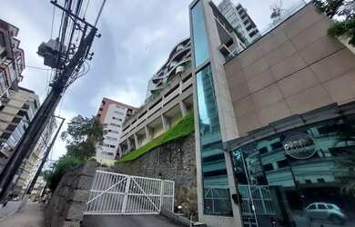 Imagem: O apartamento na cobertura possui 4 Dormitórios, 5 Banheiros